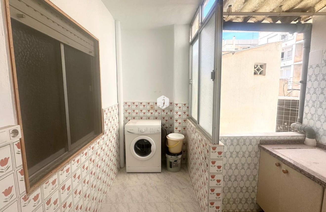 Resale - Apartment / flat -
Torrevieja - Estacion de autobuses