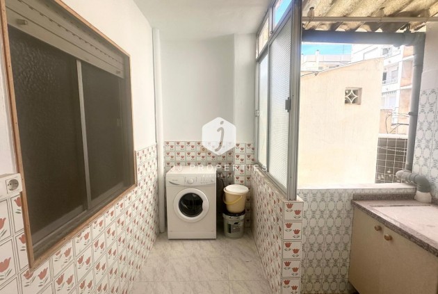 Resale - Apartment / flat -
Torrevieja - Estacion de autobuses