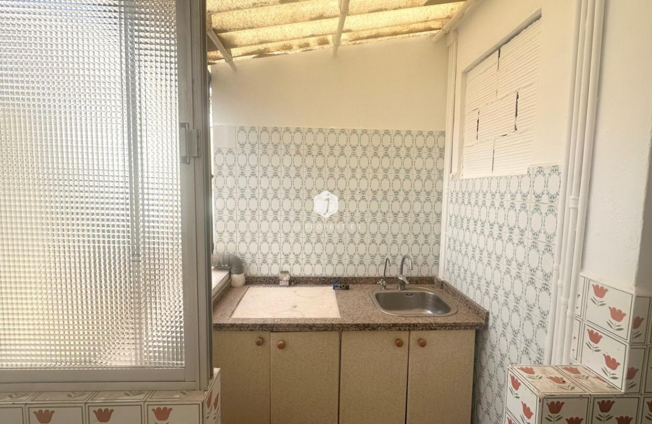 Resale - Apartment / flat -
Torrevieja - Estacion de autobuses