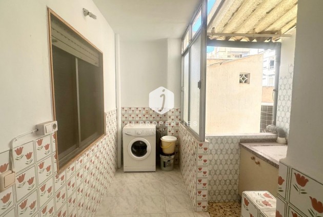 Resale - Apartment / flat -
Torrevieja - Estacion de autobuses