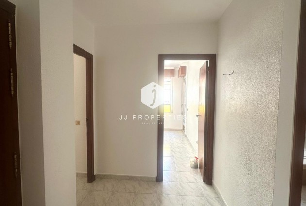 Resale - Apartment / flat -
Torrevieja - Estacion de autobuses