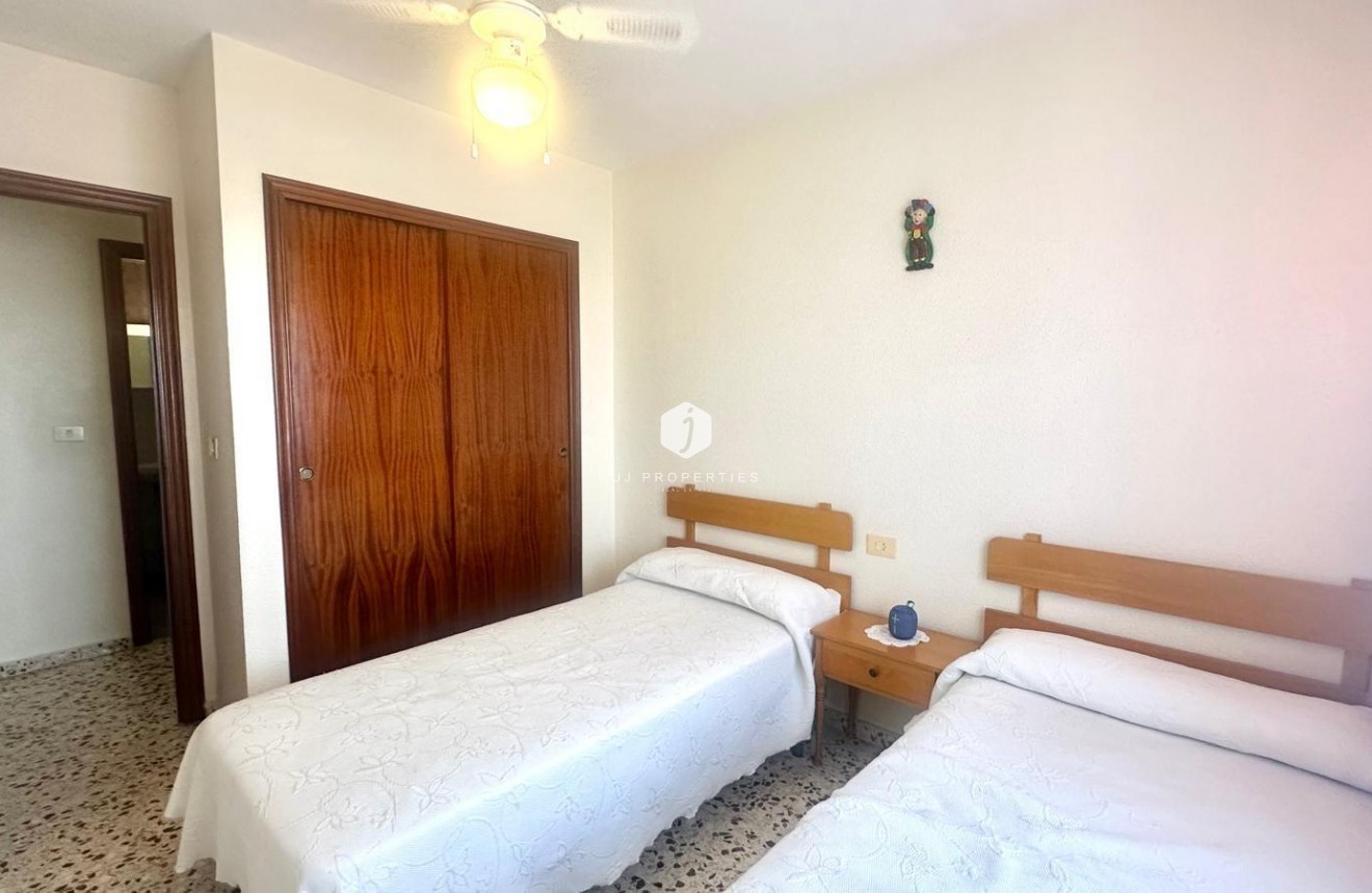 Resale - Apartment / flat -
Torrevieja - Punta prima