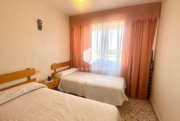 Resale - Apartment / flat -
Torrevieja - Punta prima