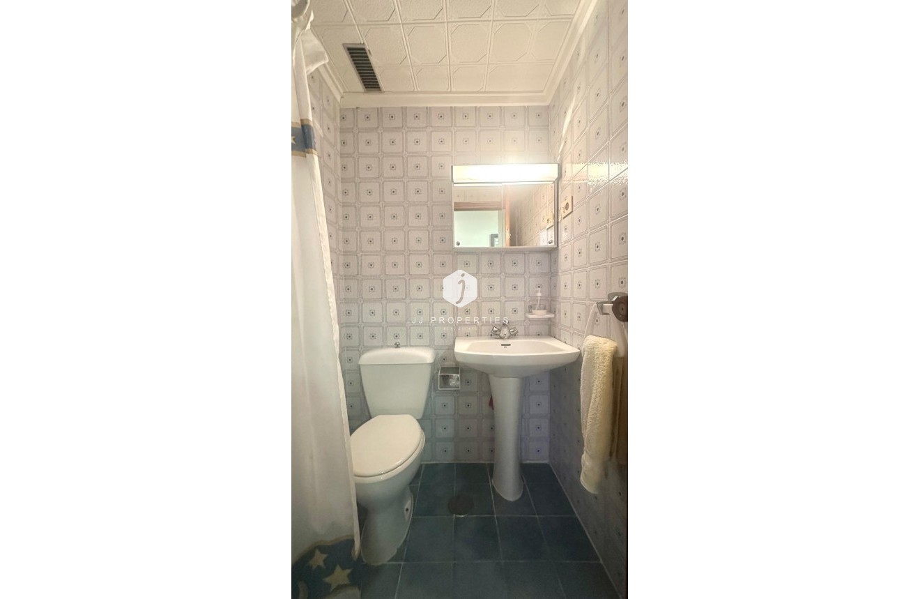 Resale - Apartment / flat -
Torrevieja - Punta prima