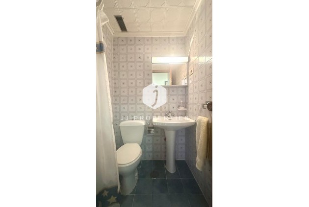 Resale - Apartment / flat -
Torrevieja - Punta prima