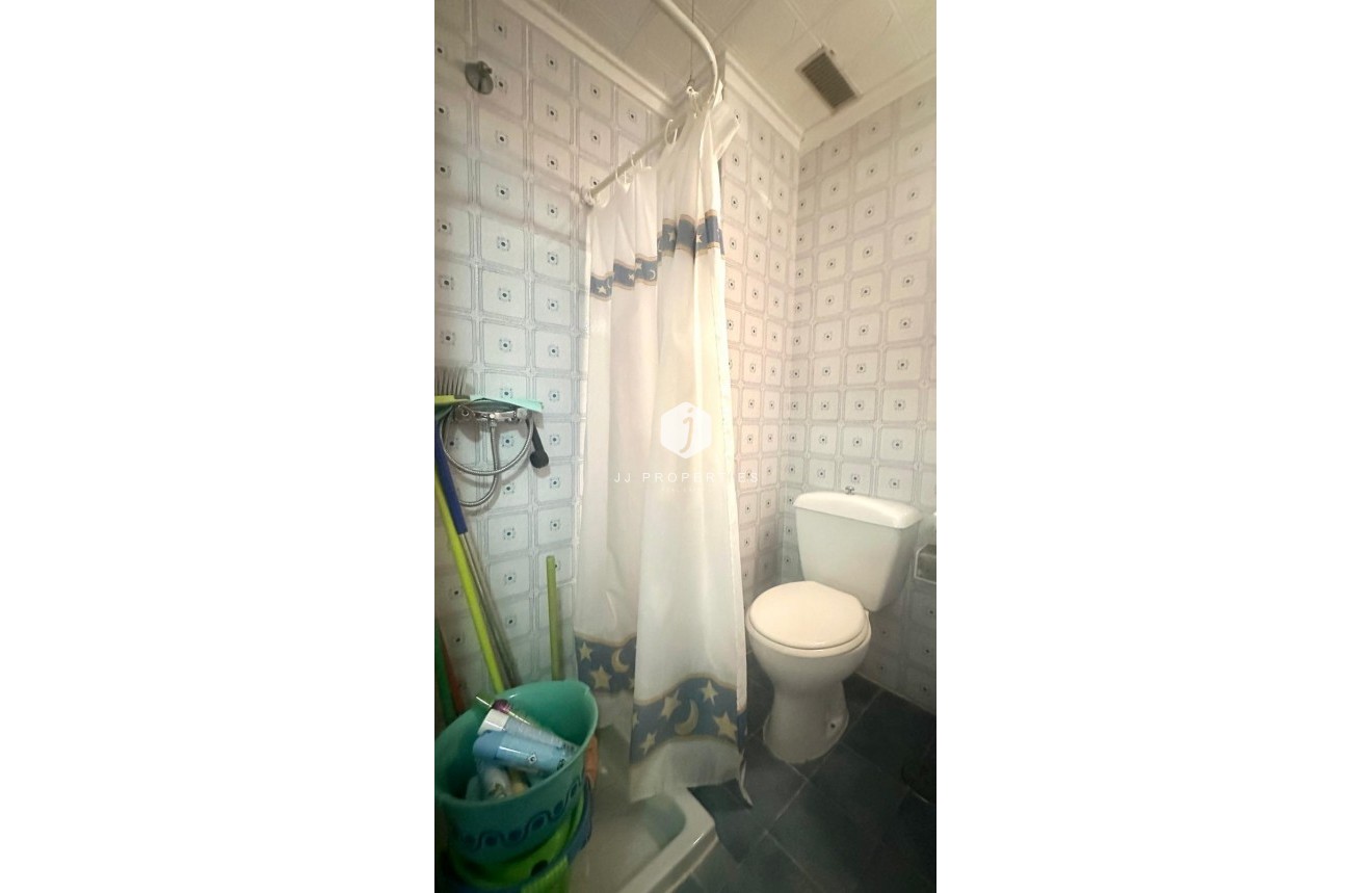 Resale - Apartment / flat -
Torrevieja - Punta prima