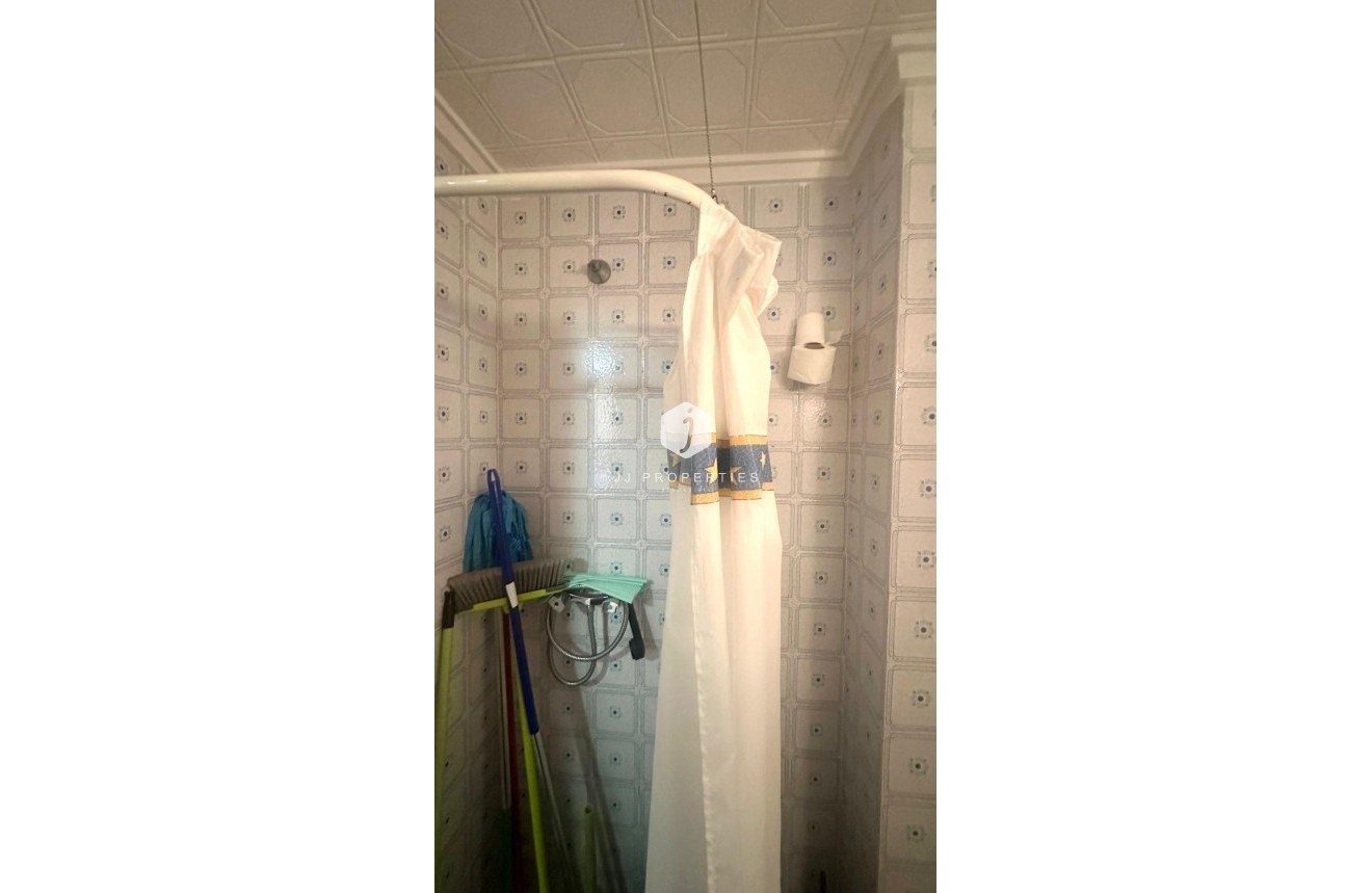 Resale - Apartment / flat -
Torrevieja - Punta prima