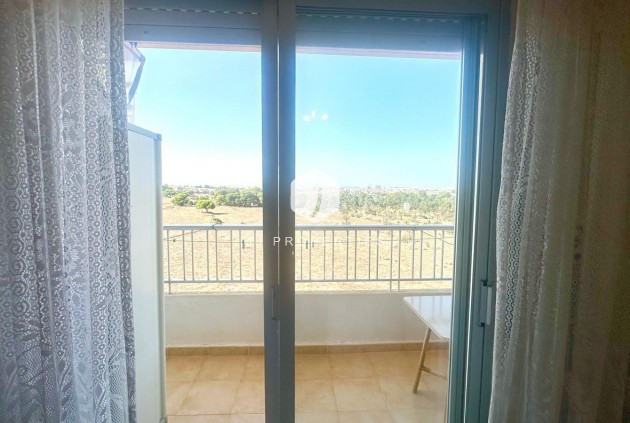 Resale - Apartment / flat -
Torrevieja - Punta prima