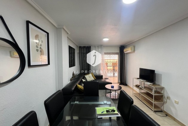 Resale - Apartment / flat -
Torrevieja - Playa del Cura