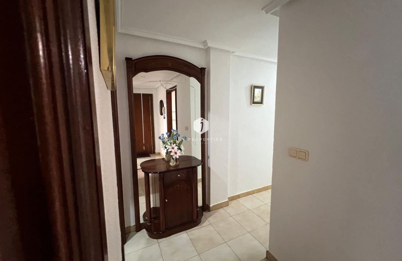 Resale - Apartment / flat -
Torrevieja - Playa del Cura