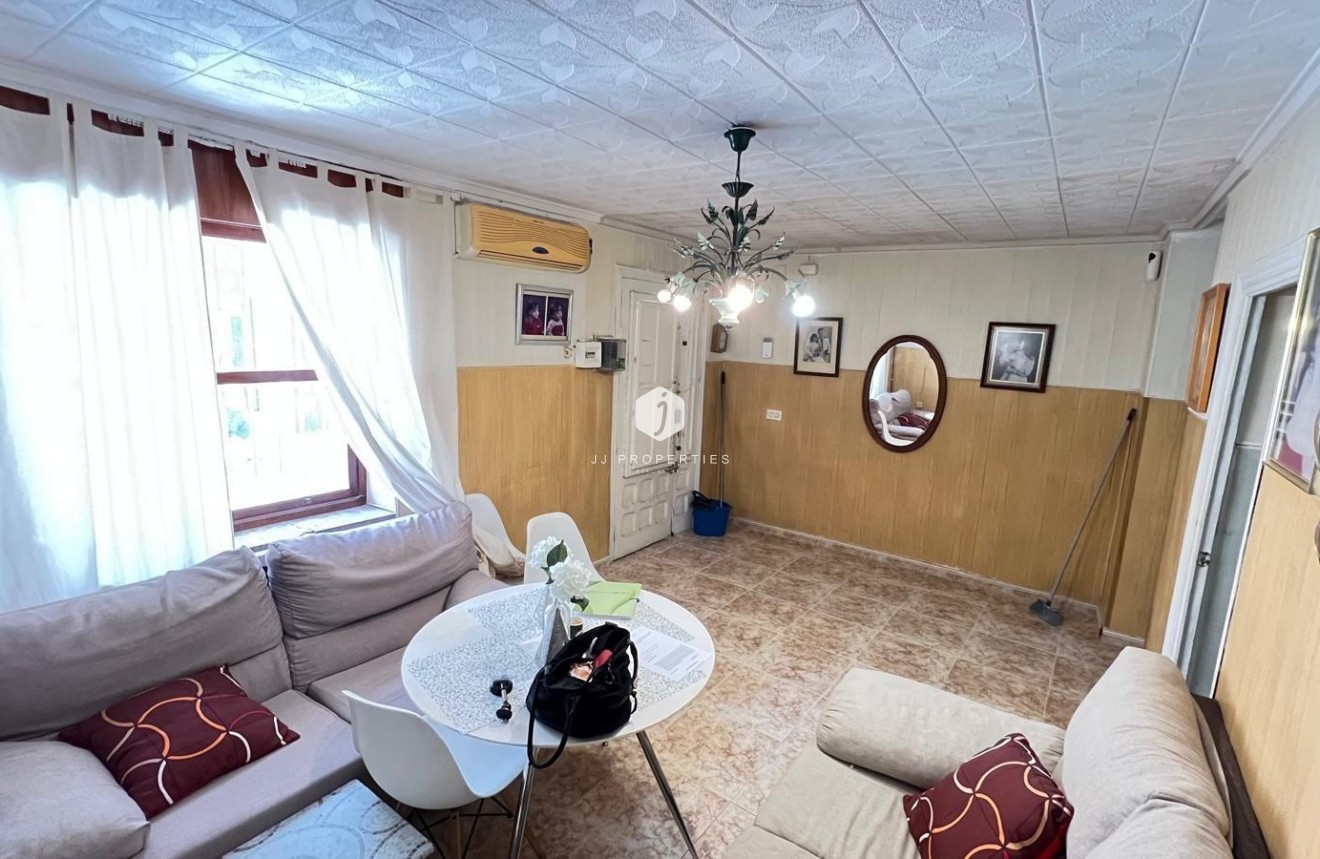 Resale - Apartment / flat -
Torrevieja