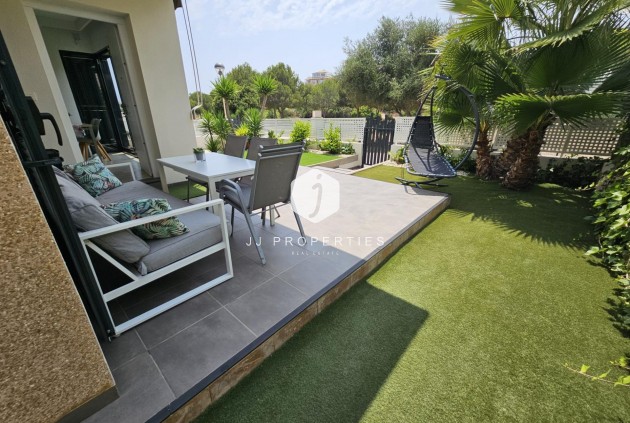 Resale - Villa -
Orihuela Costa - La Regia