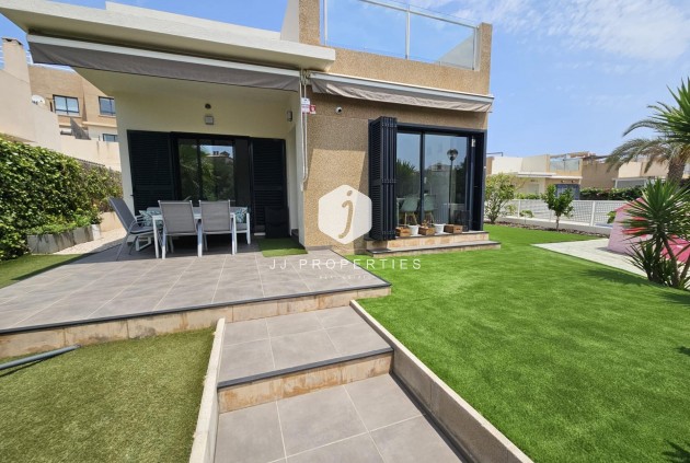 Resale - Villa -
Orihuela Costa - La Regia