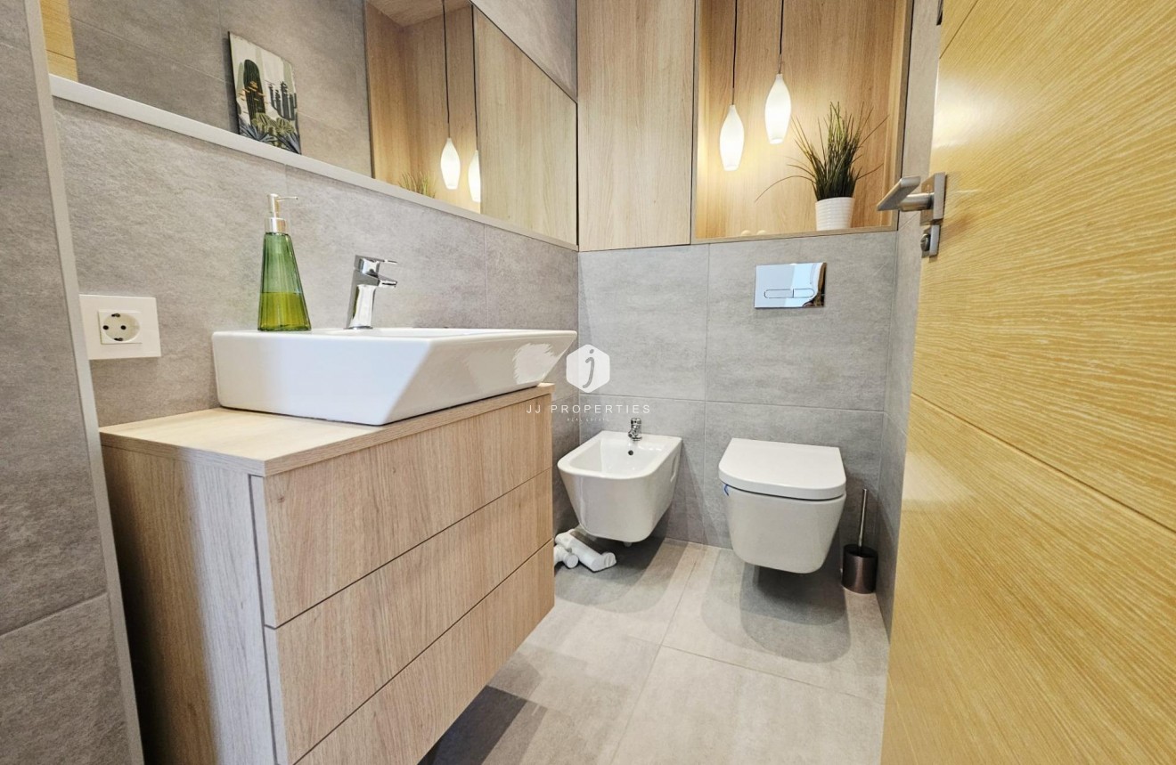 Resale - Villa -
Orihuela Costa - La Regia