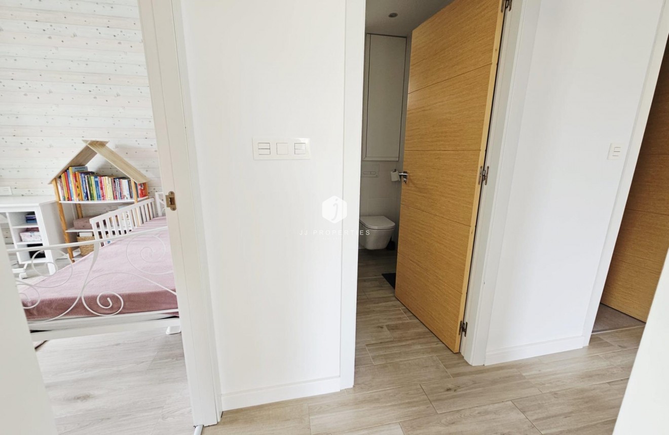 Resale - Villa -
Orihuela Costa - La Regia