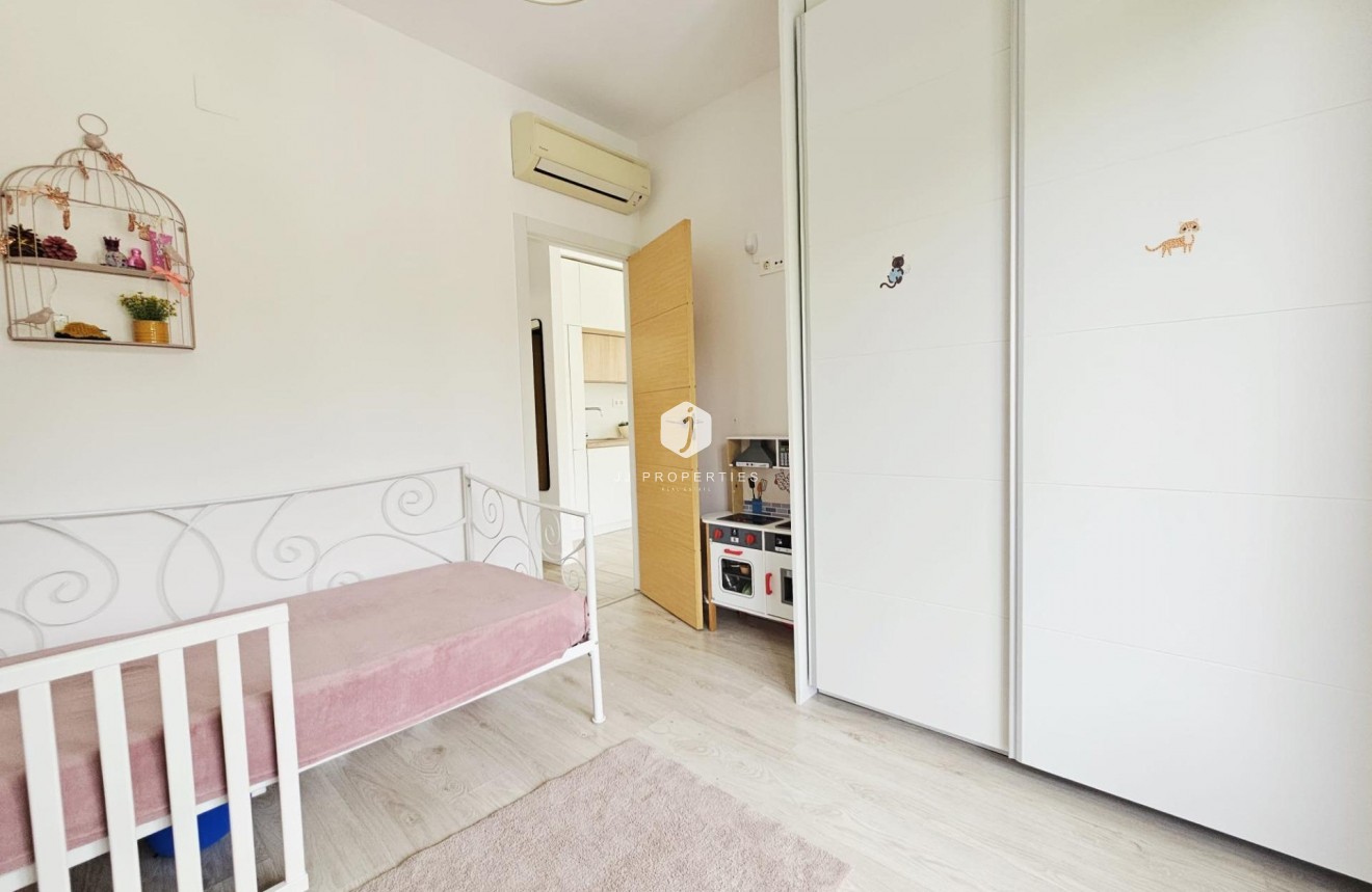 Resale - Villa -
Orihuela Costa - La Regia