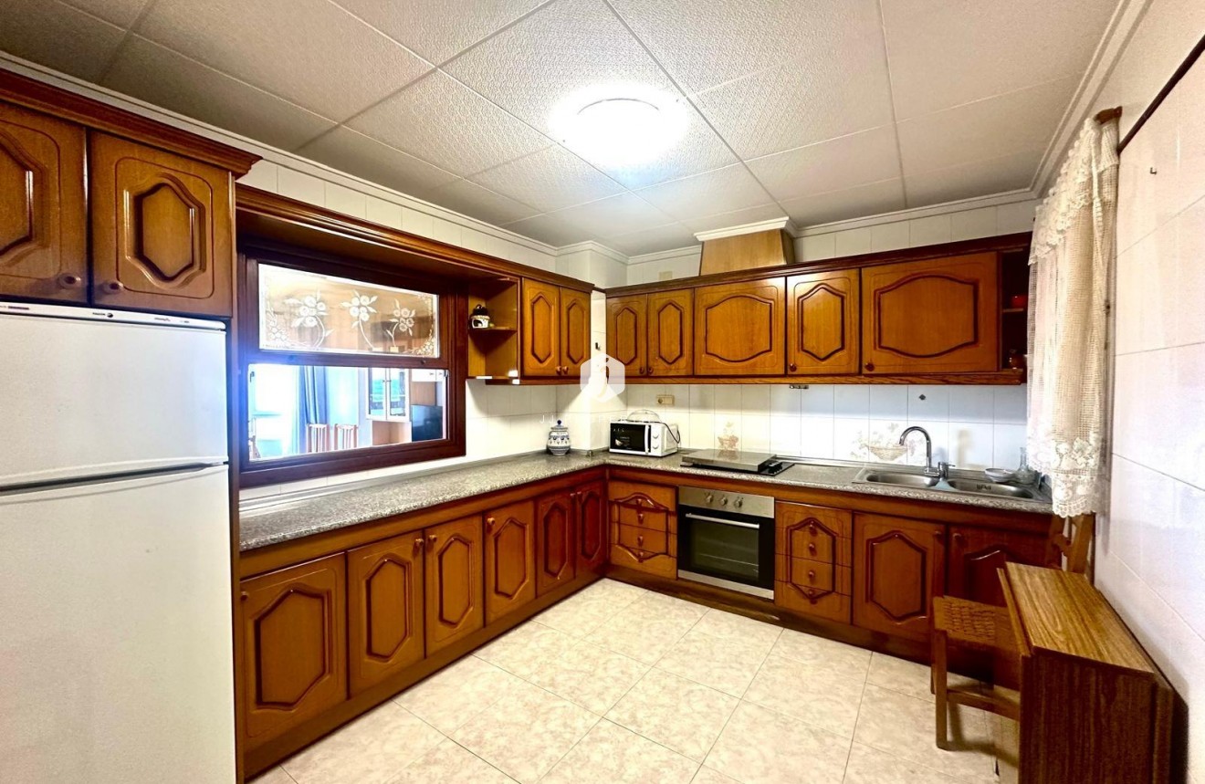 Resale - Apartment / flat -
Torrevieja - Centro