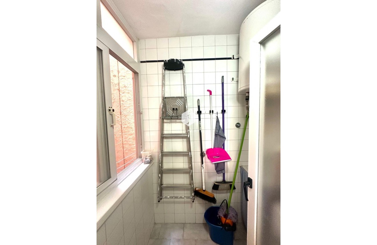 Resale - Apartment / flat -
Torrevieja - Centro