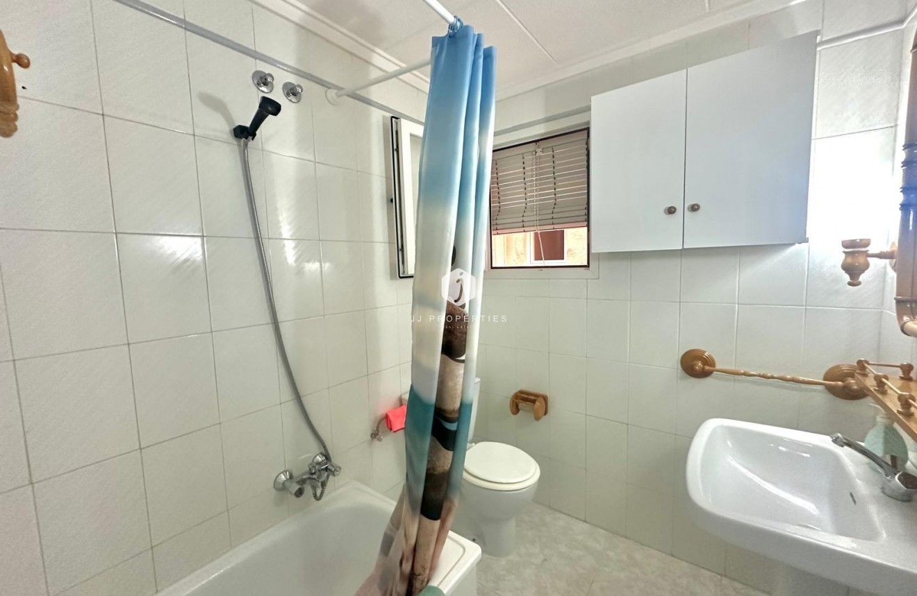 Resale - Apartment / flat -
Torrevieja - Centro