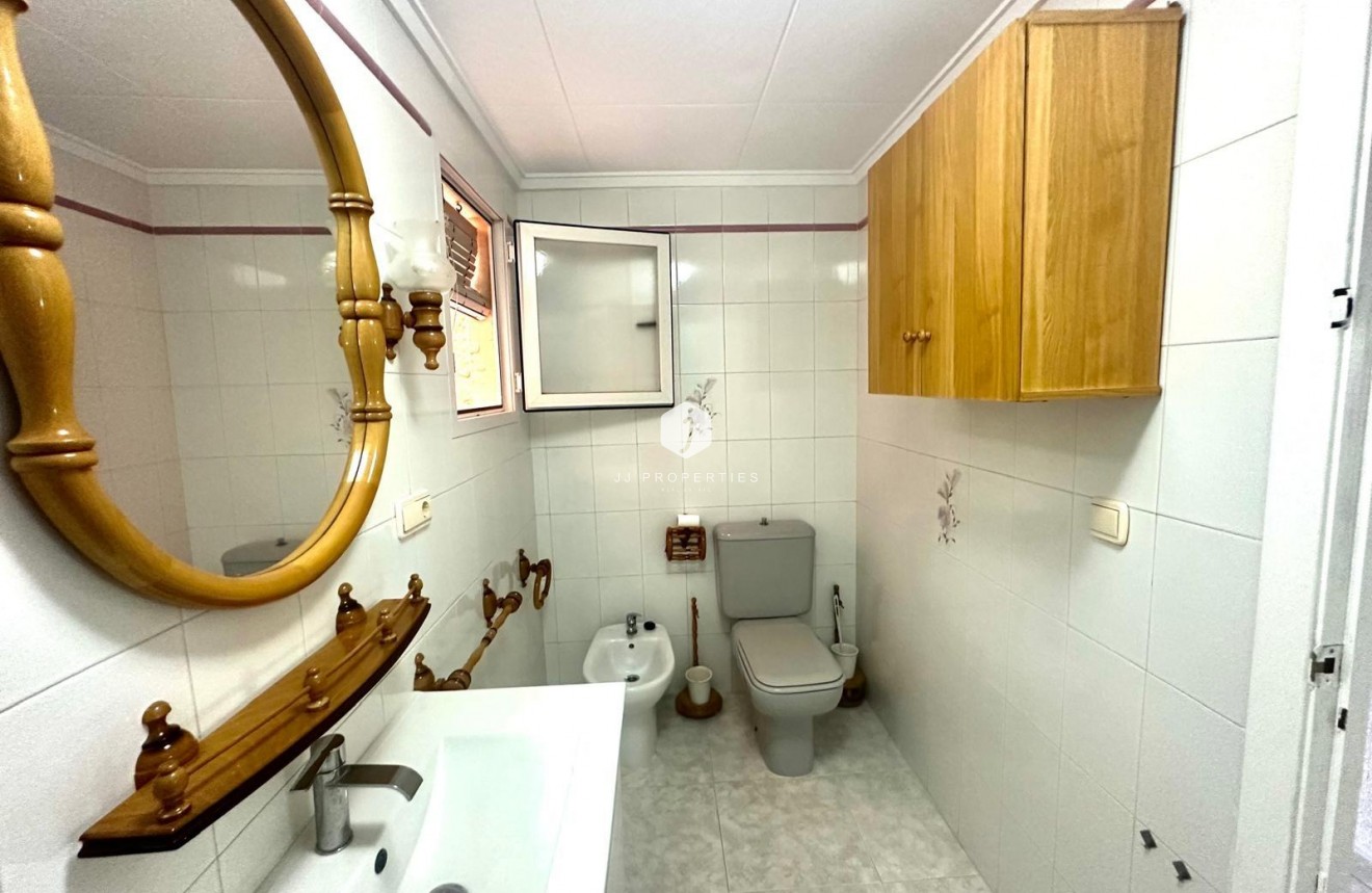 Resale - Apartment / flat -
Torrevieja - Centro