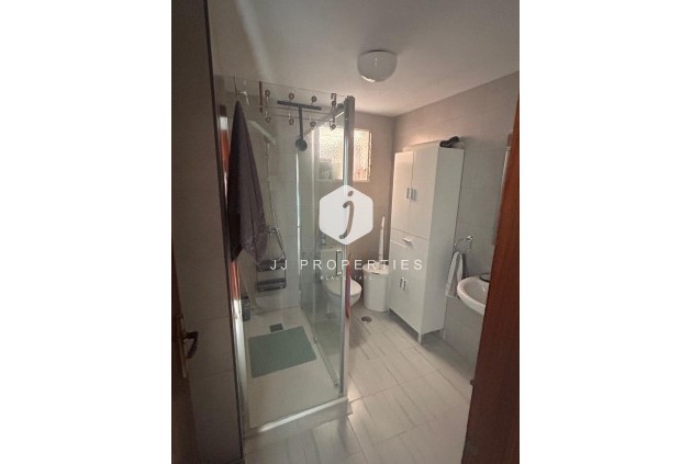 Resale - Chalet -
Torrevieja - Centro