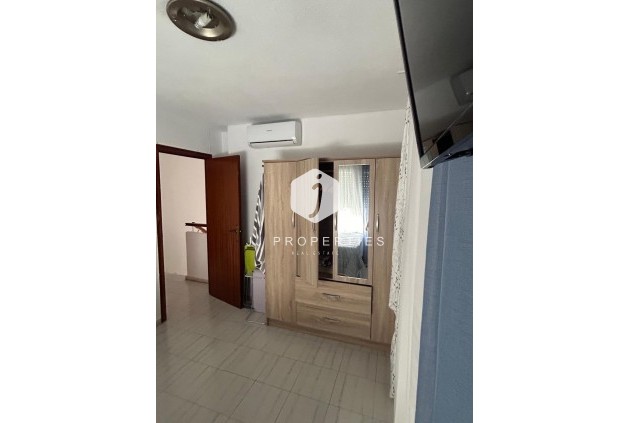 Resale - Chalet -
Torrevieja - Centro