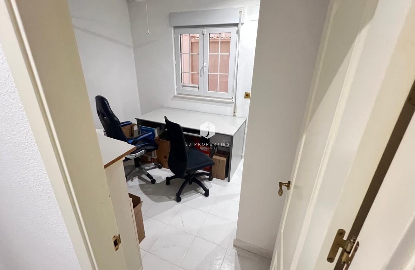 Resale - Apartment / flat -
Torrevieja