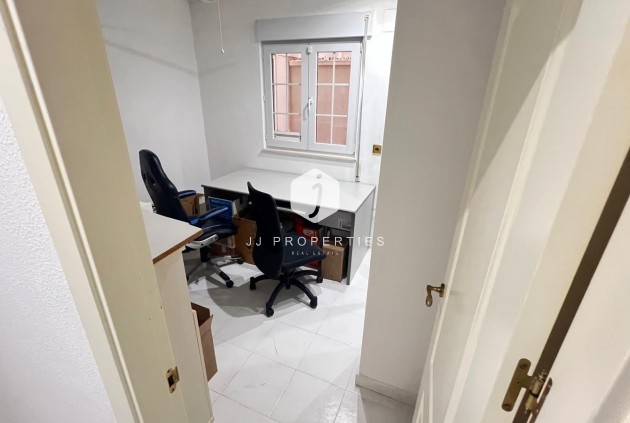 Resale - Apartment / flat -
Torrevieja