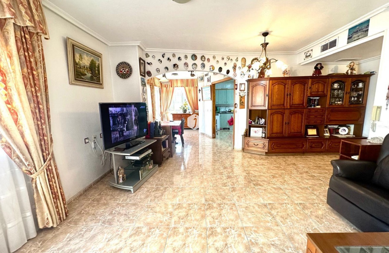 Resale - Apartment / flat -
Torrevieja - Playa del Cura