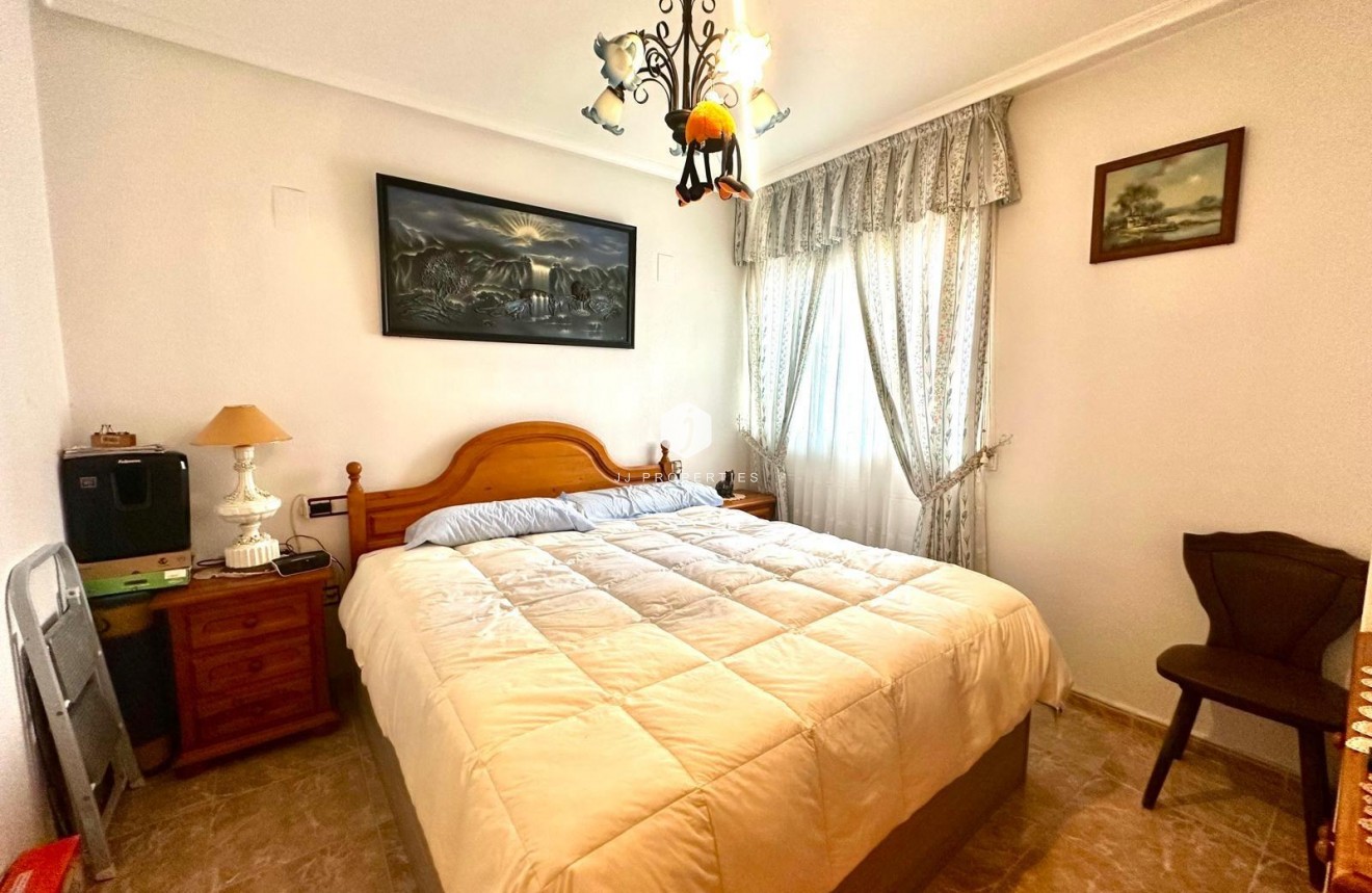 Resale - Apartment / flat -
Torrevieja - Playa del Cura