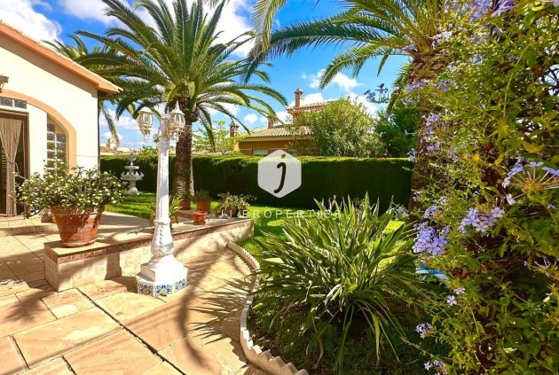 Resale - Villa -
Cabo Roig - Costa Blanca