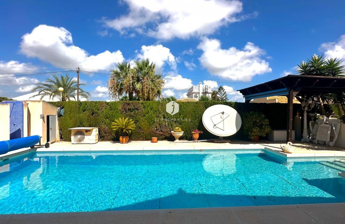 Resale - Villa -
Cabo Roig - Costa Blanca