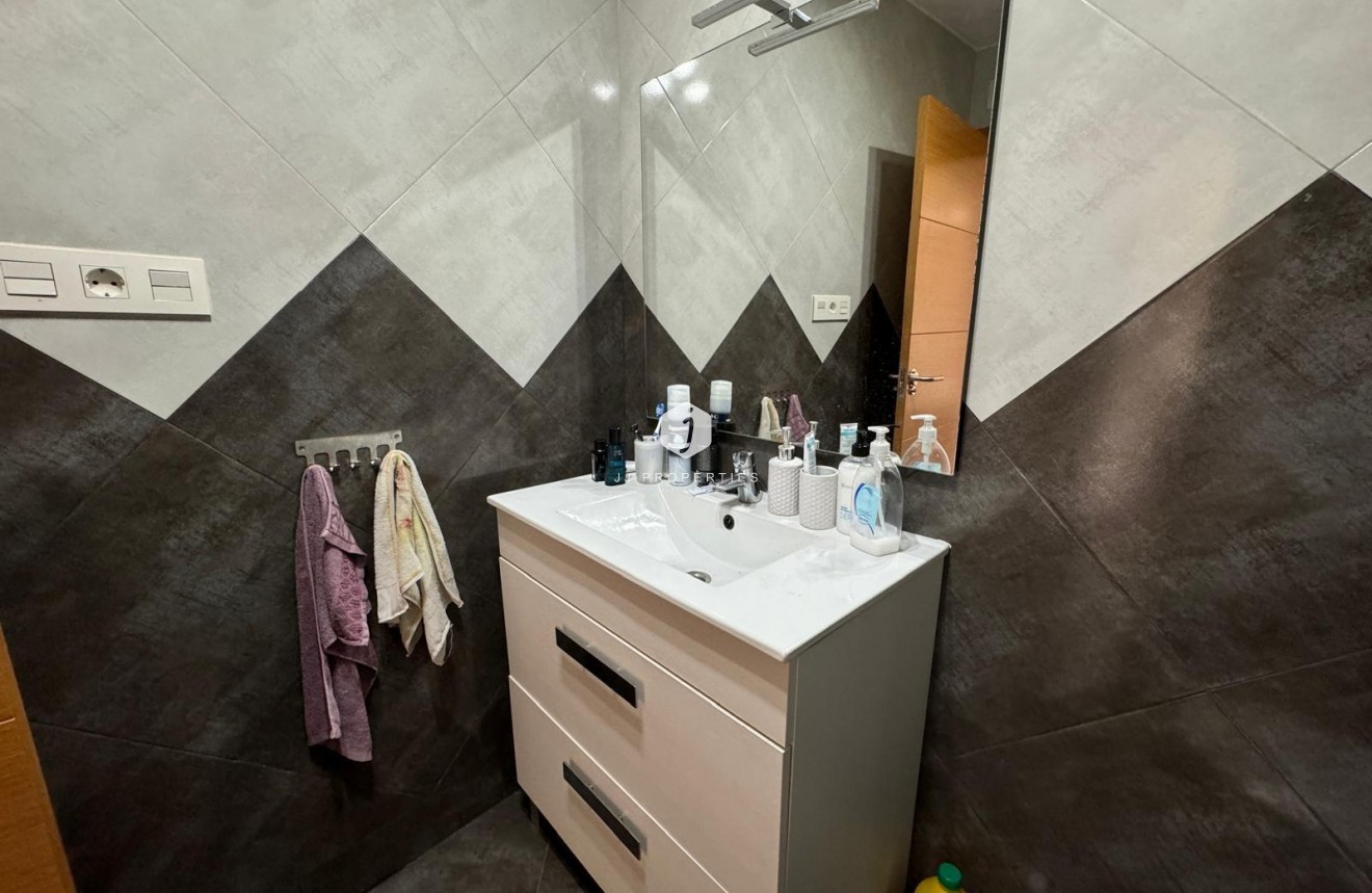 Aus zweiter Hand - Wohnung -
Torrevieja - Playa del Cura