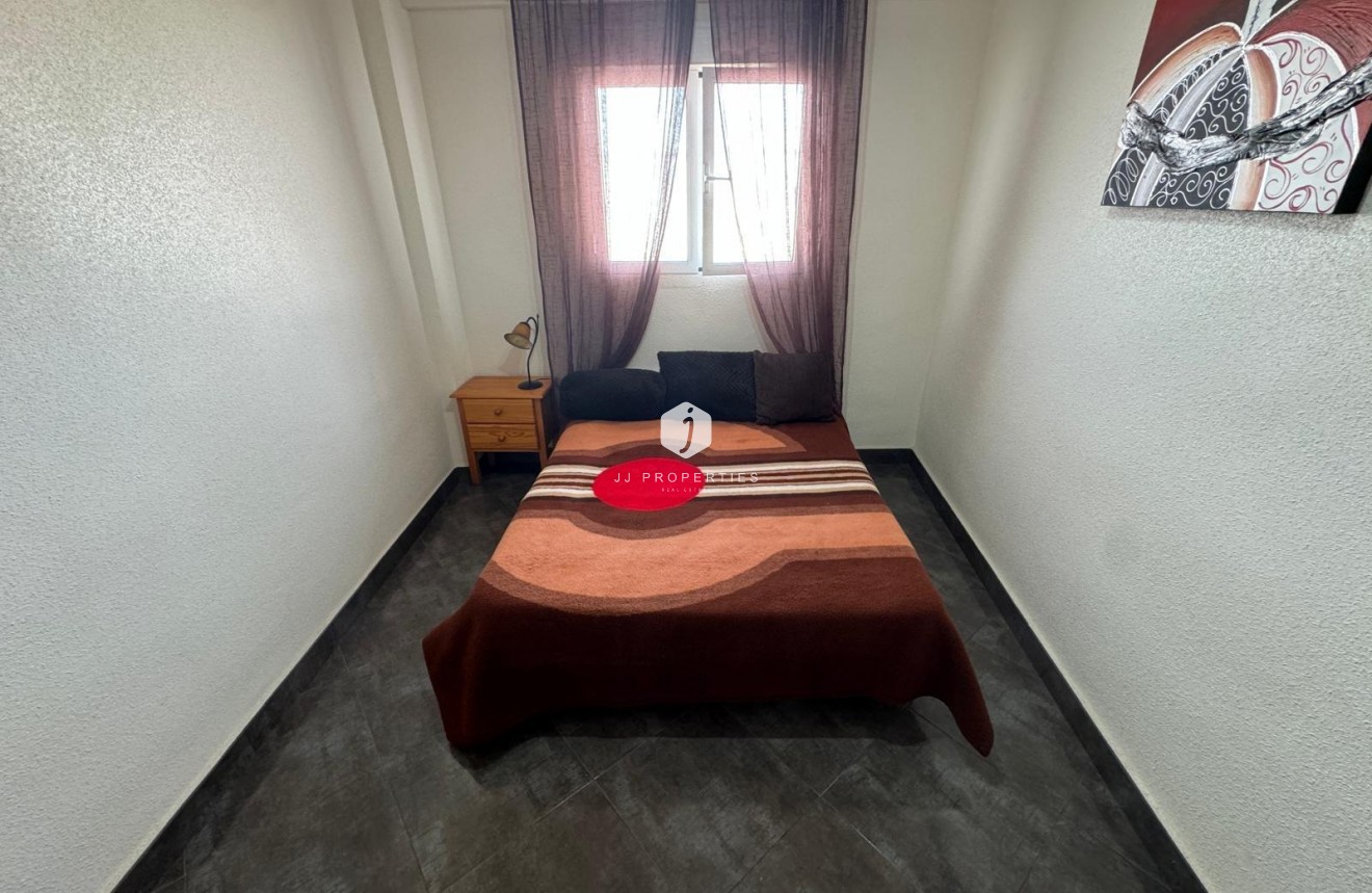 Aus zweiter Hand - Wohnung -
Torrevieja - Playa del Cura