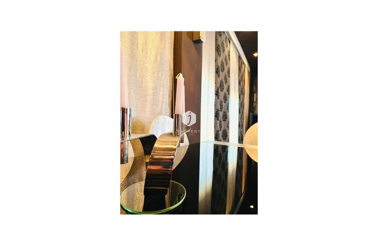 Aus zweiter Hand - Wohnung -
Torrevieja - Estacion de autobuses