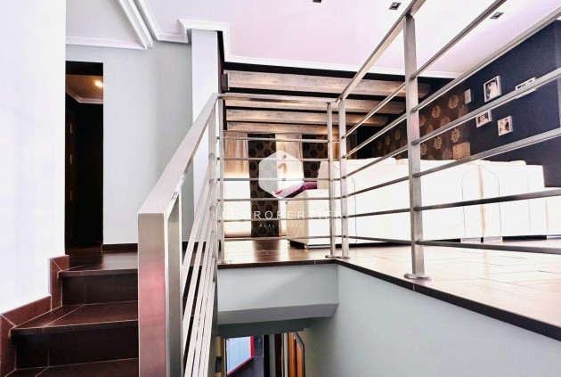 Aus zweiter Hand - Wohnung -
Torrevieja - Estacion de autobuses