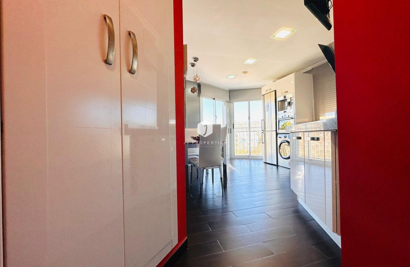 Aus zweiter Hand - Wohnung -
Torrevieja - Estacion de autobuses