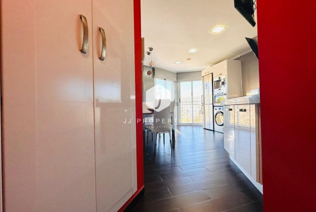 Aus zweiter Hand - Wohnung -
Torrevieja - Estacion de autobuses