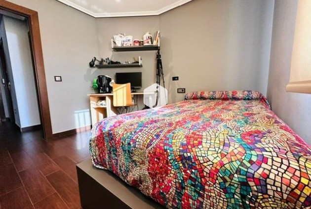 Aus zweiter Hand - Wohnung -
Torrevieja - Estacion de autobuses