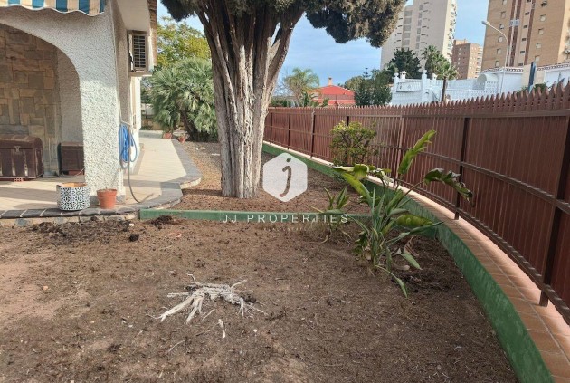 Resale - Villa -
Orihuela Costa - Campoamor