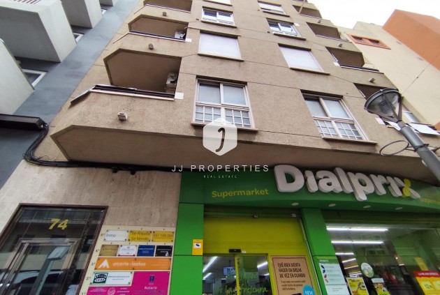 Resale - Apartment / flat -
Torrevieja - Puerto