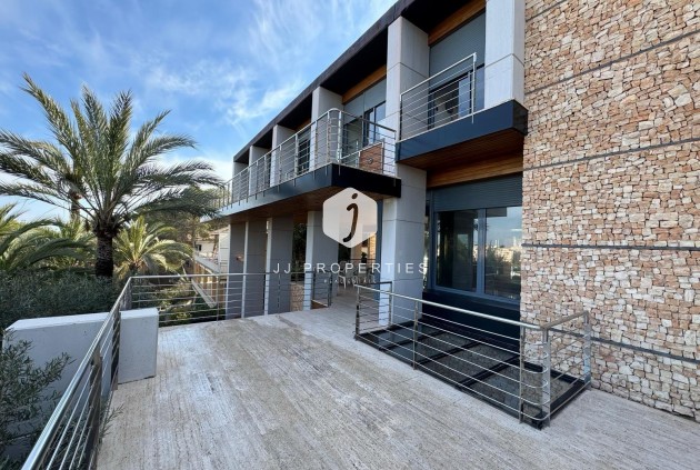 Resale - Villa -
Orihuela Costa - Altos De Campoamor