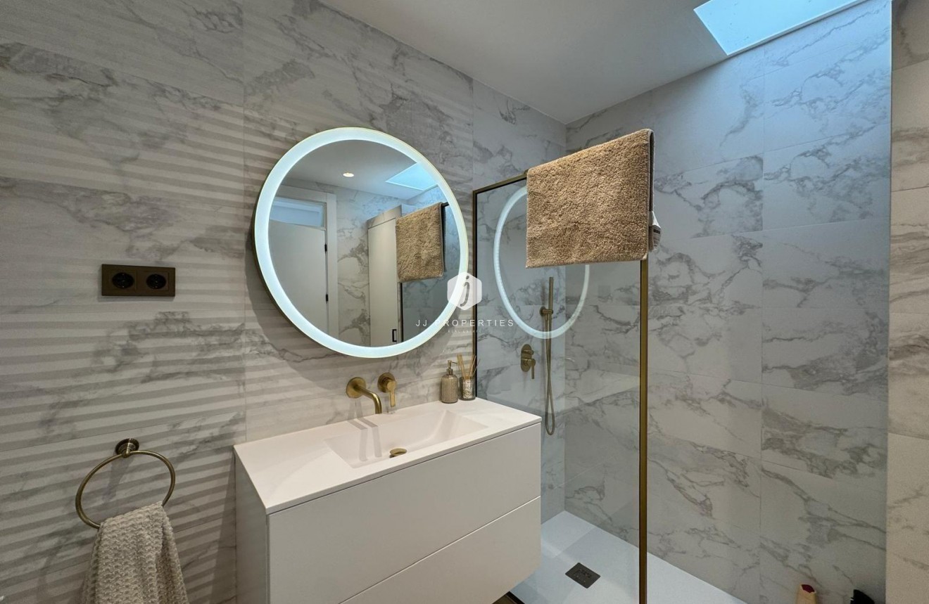 Resale - Villa -
Orihuela Costa - Altos De Campoamor