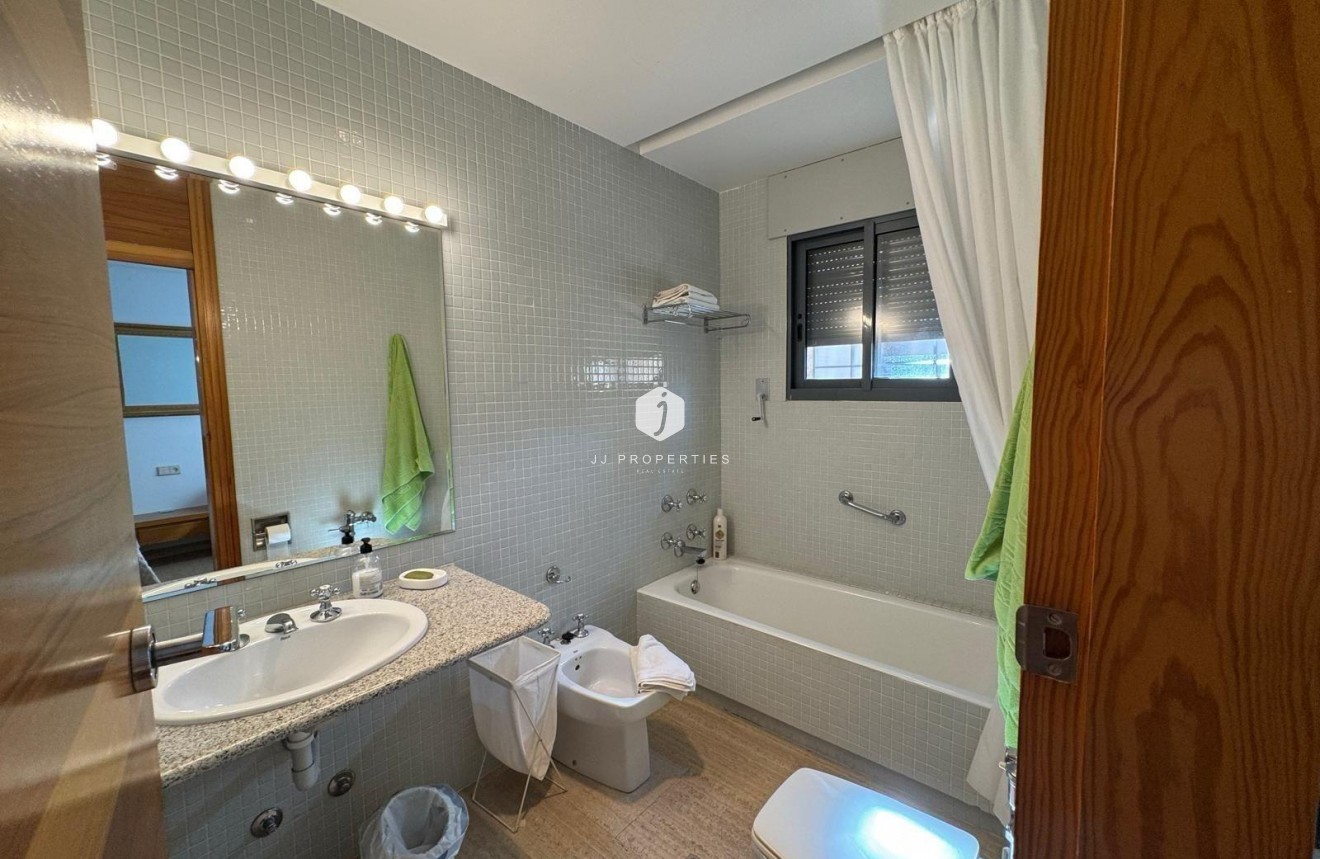 Resale - Villa -
Orihuela Costa - Altos De Campoamor