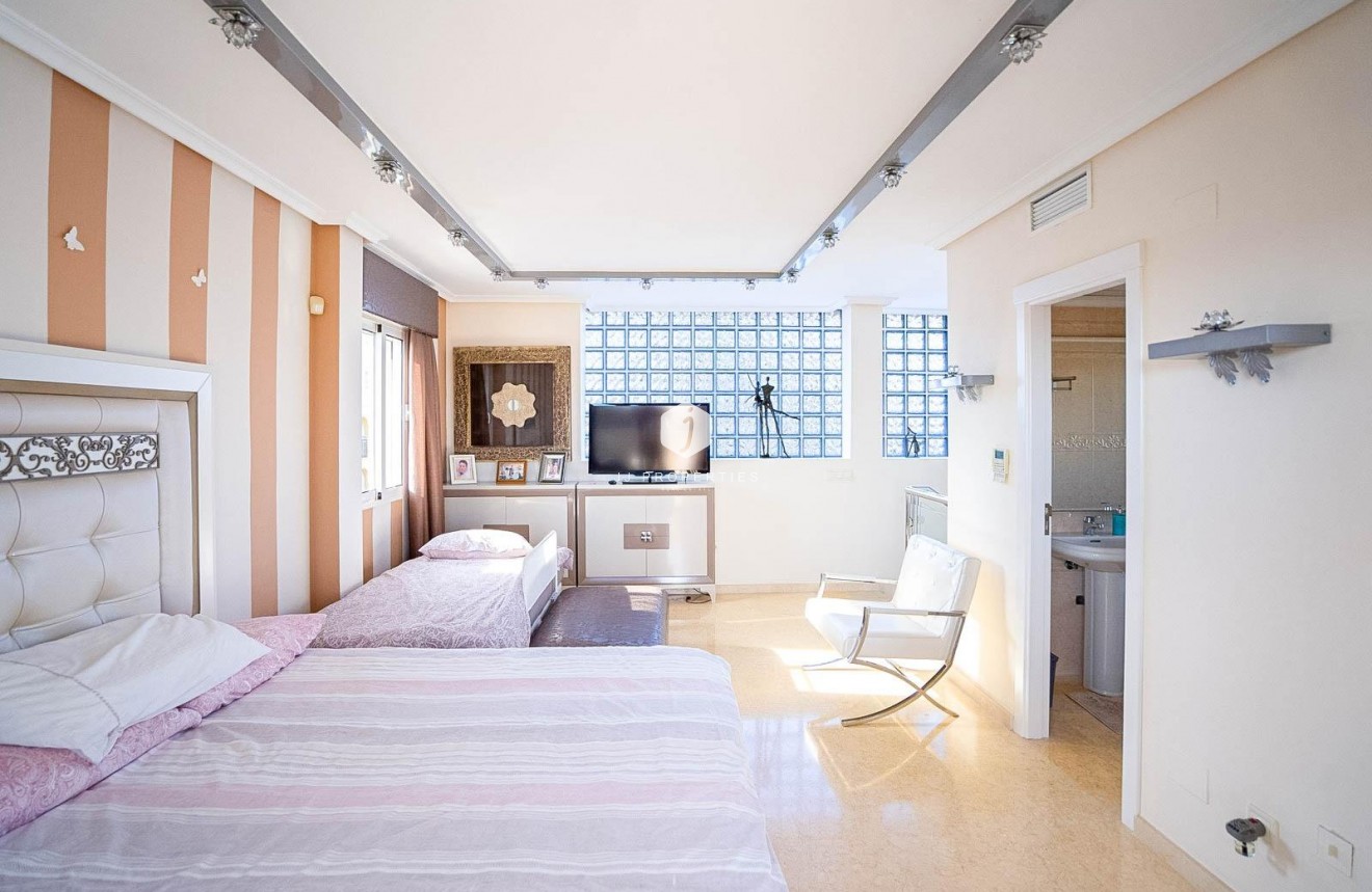 D'occasion - Villa -
Torrevieja - Torre la mata