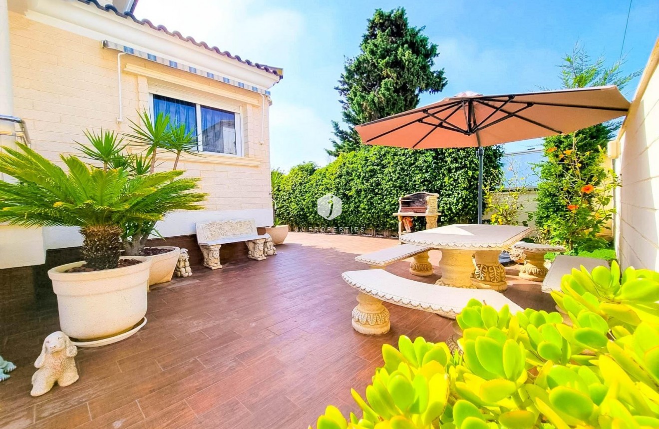 D'occasion - Villa -
Torrevieja - Torre la mata