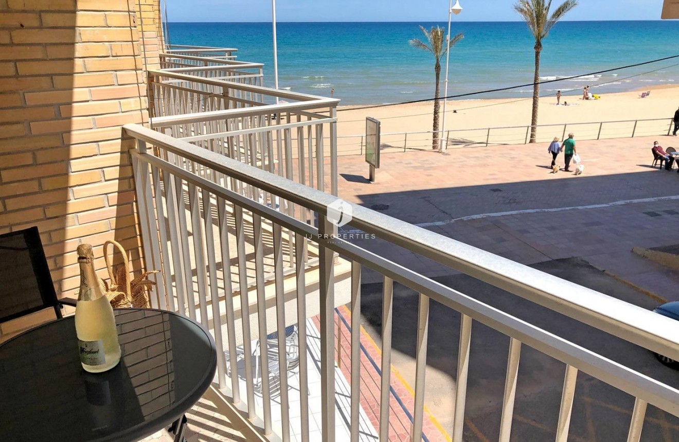 Resale - Apartment / flat -
Guardamar del Segura - Guardamar Playa