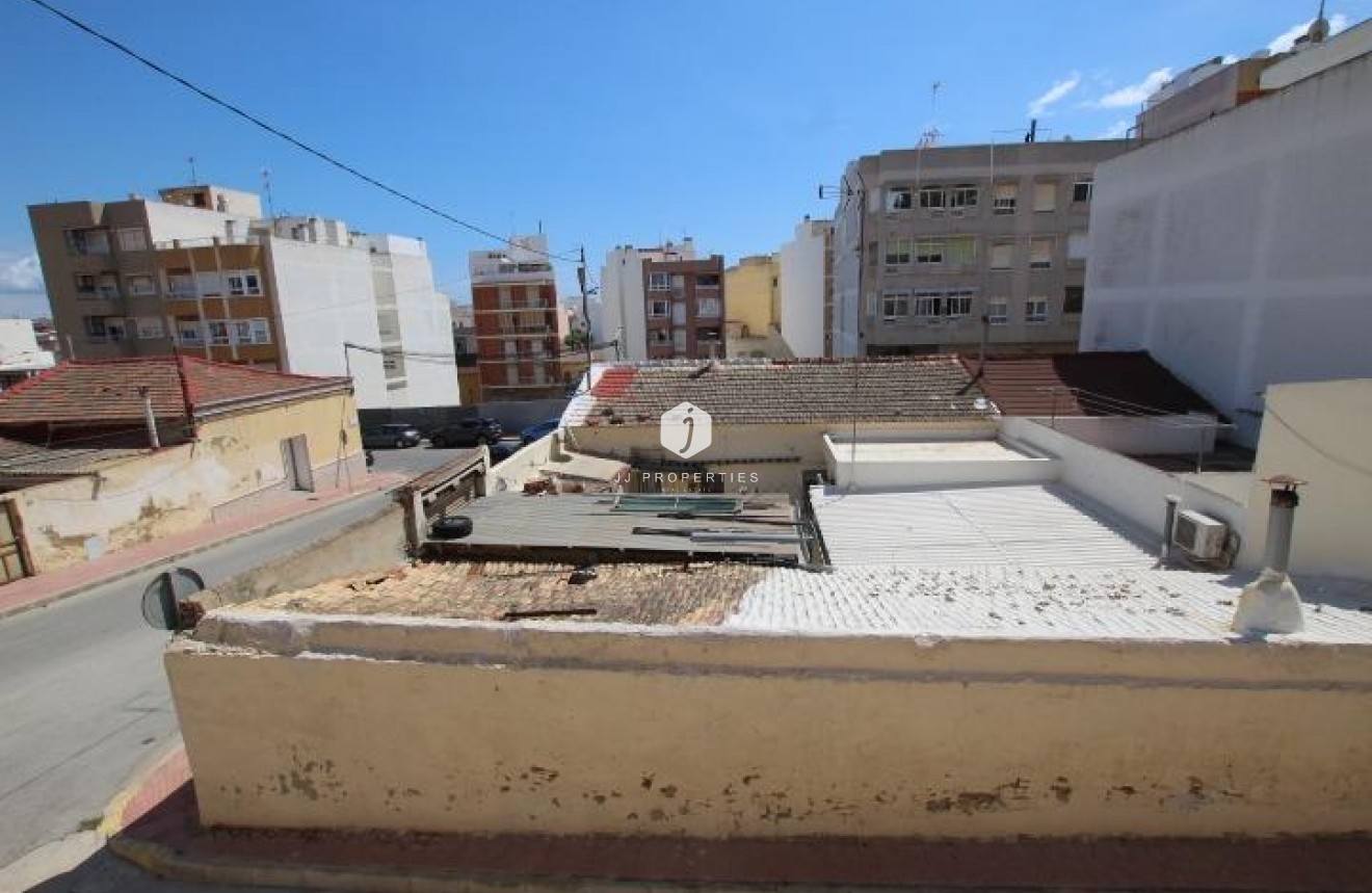 Resale - Chalet -
Guardamar del Segura - Centro