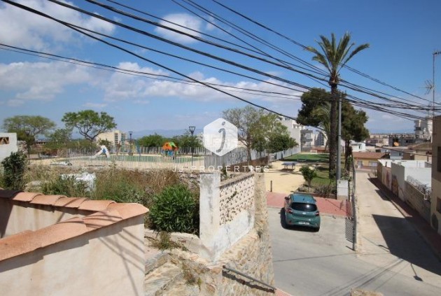 Resale - Chalet -
Guardamar del Segura - Centro