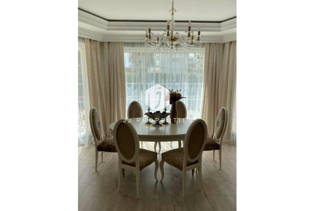 Resale - Villa -
Benijofar - Ciudad Quesada